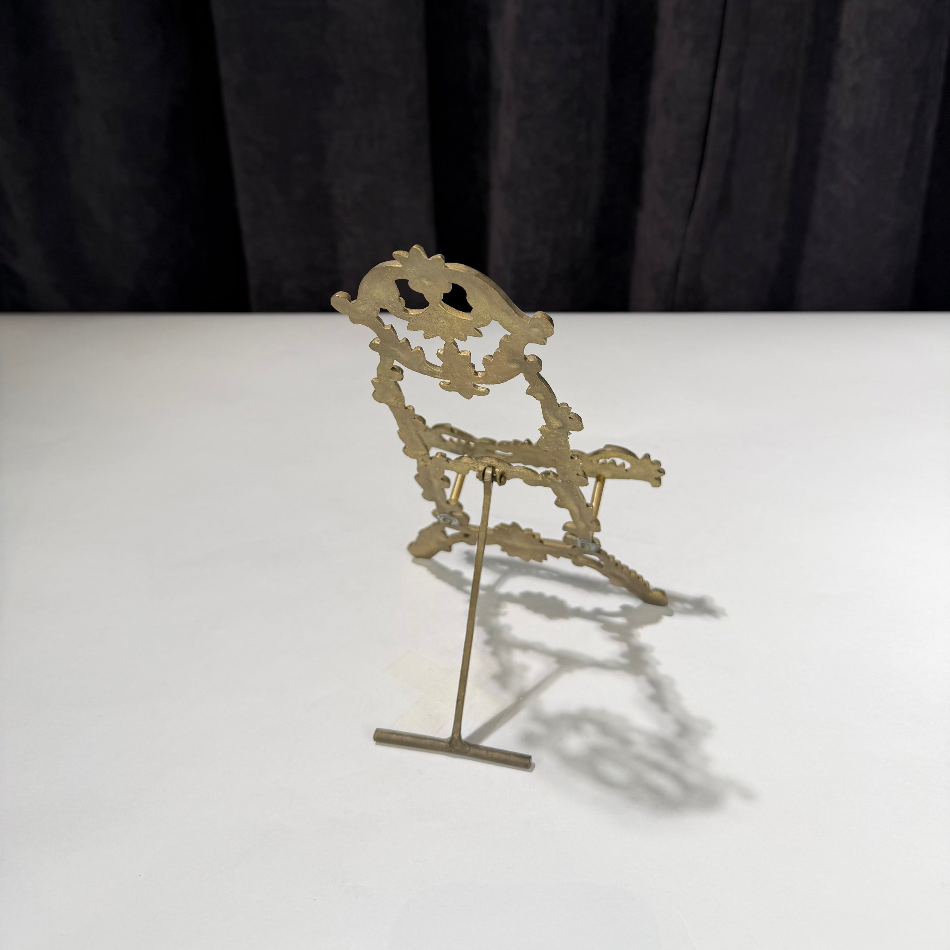 Vintage Brass Easel (Baroque Style)