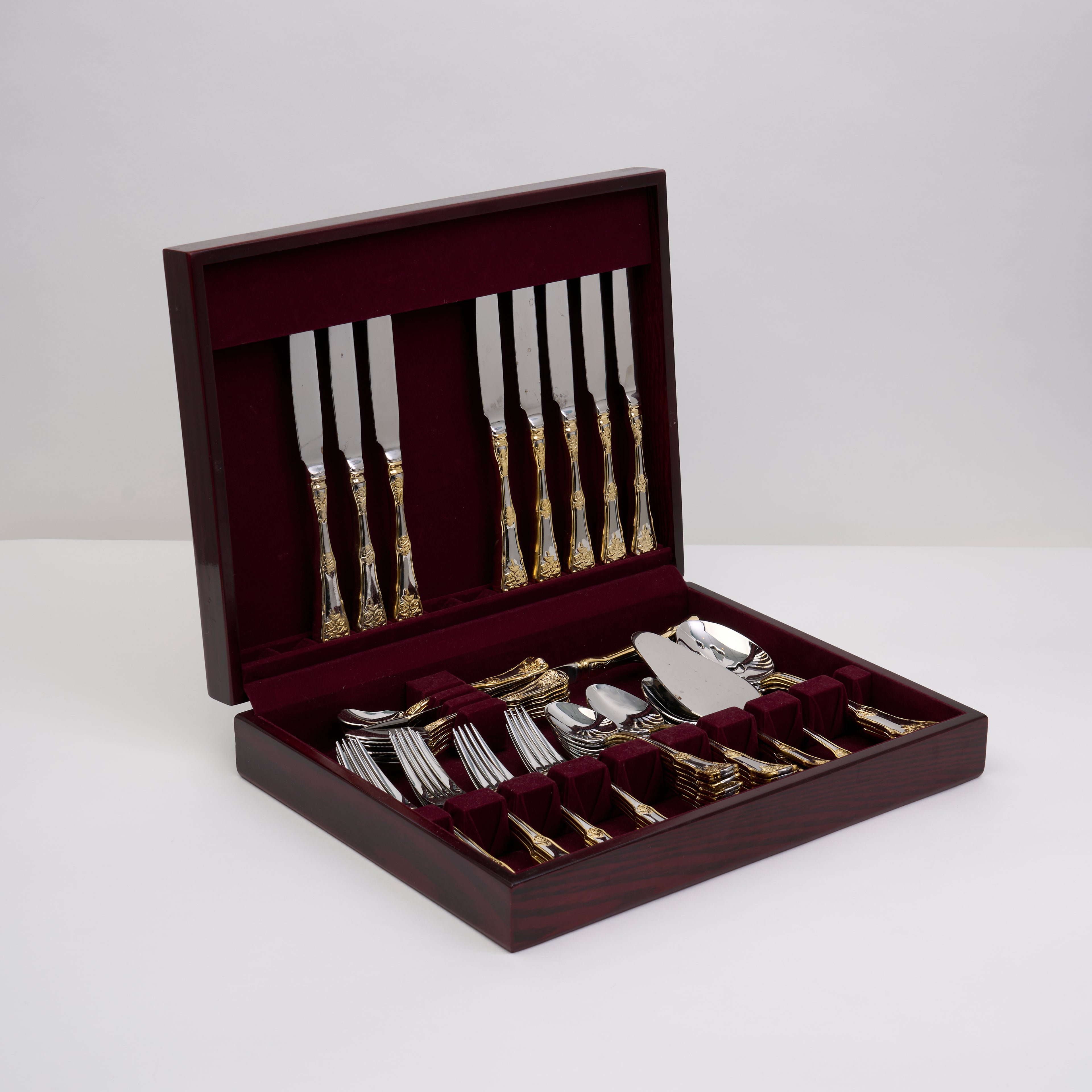 Old Country Roses Royal Albert Flatware Set