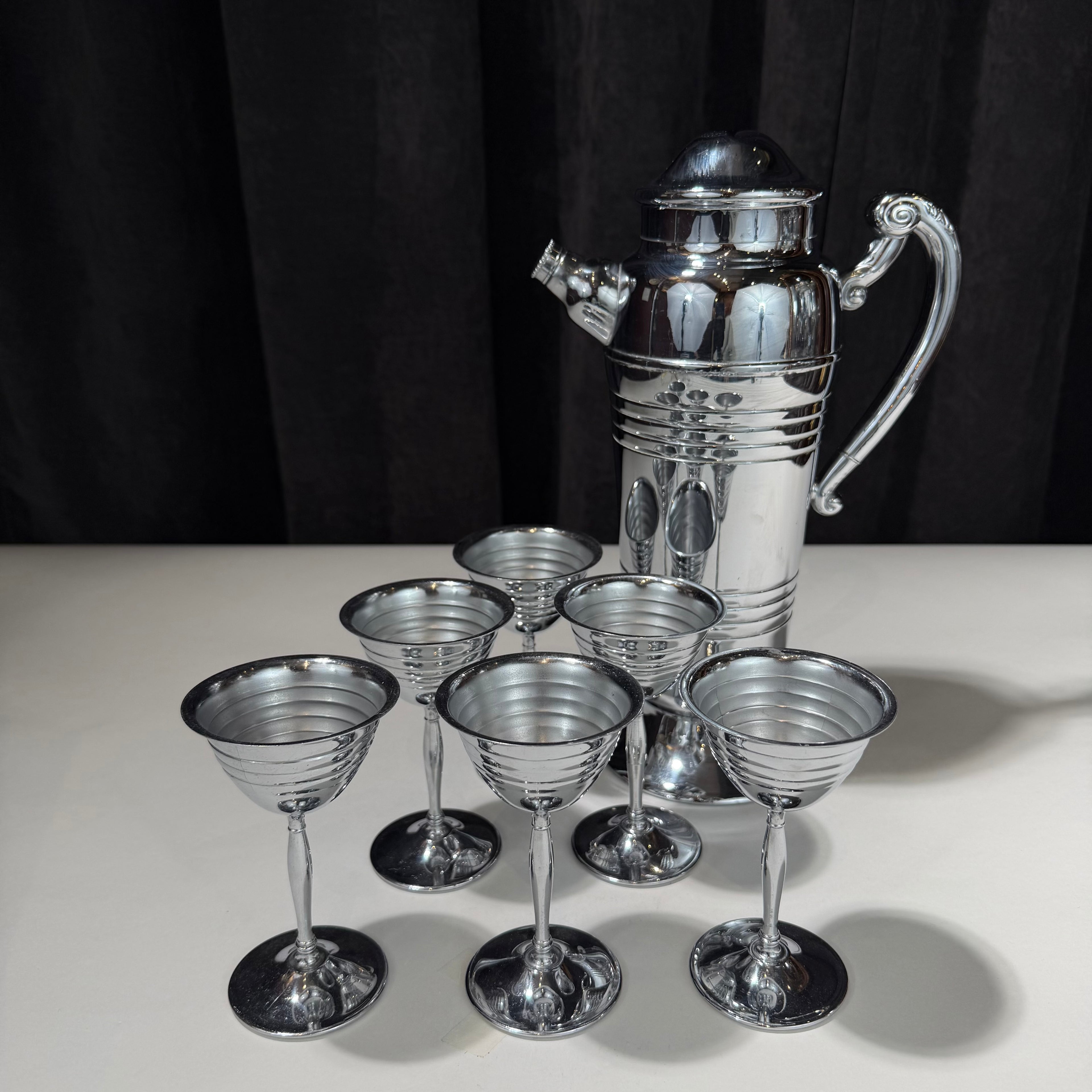 Art Deco Cocktail Shaker and Cups (6)