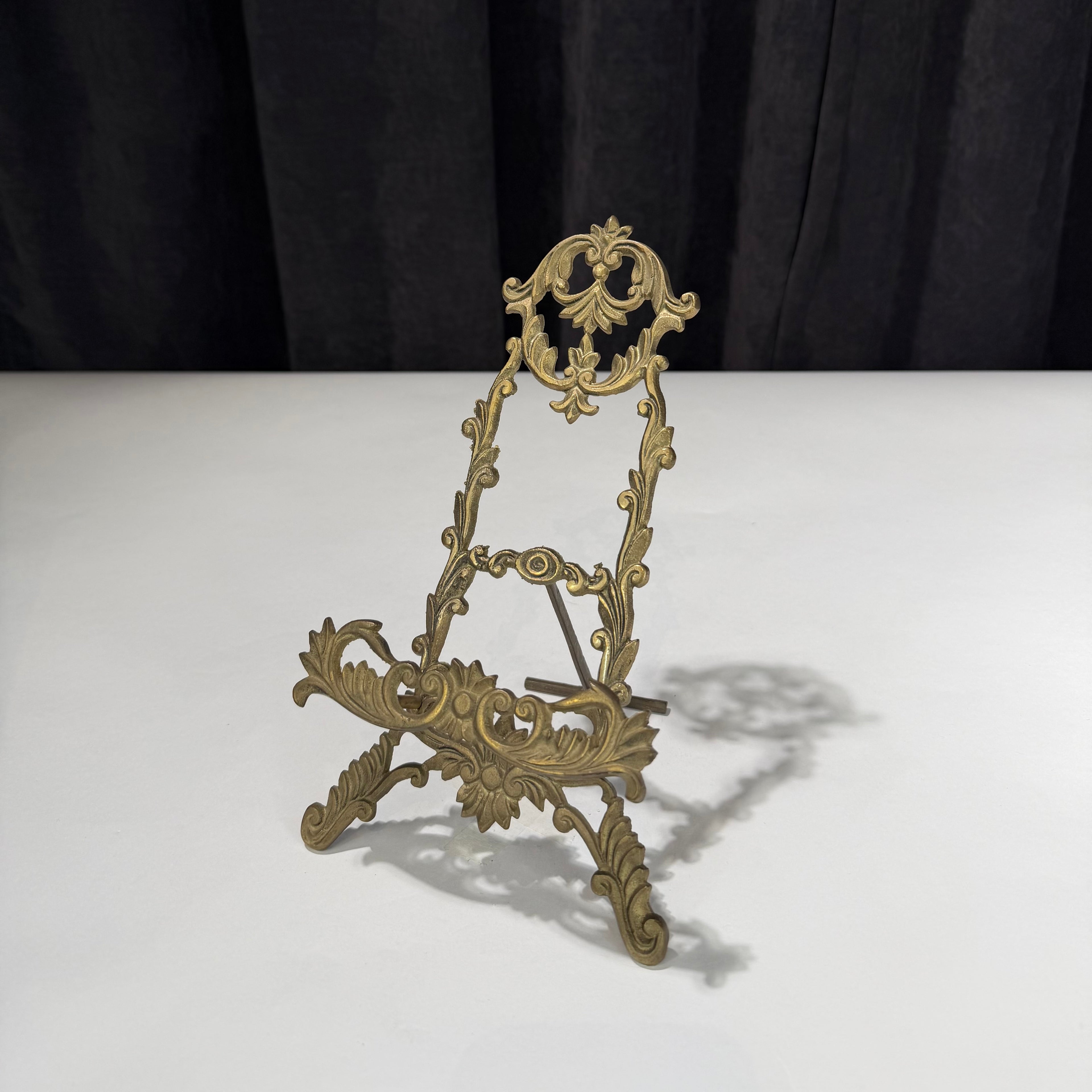 Vintage Brass Easel (Baroque Style)