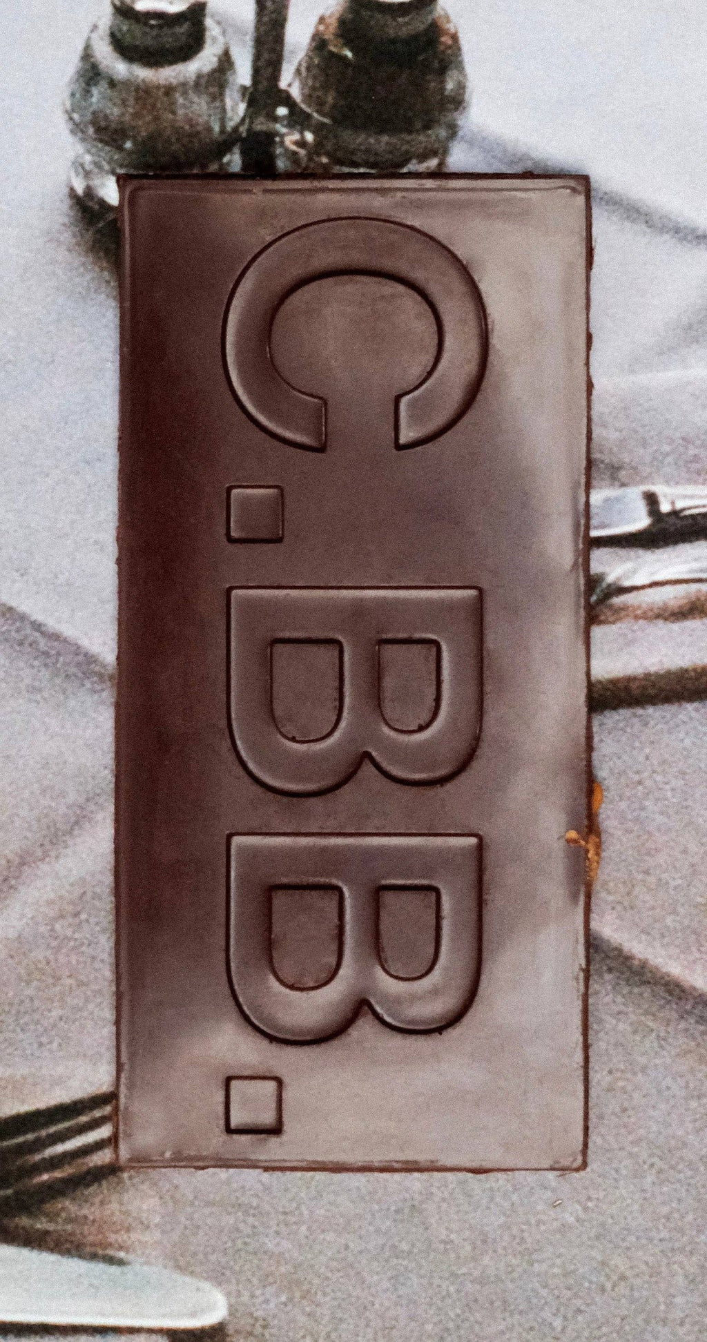 CRUNCHY PEANUTS & VANILLA CREME 74%