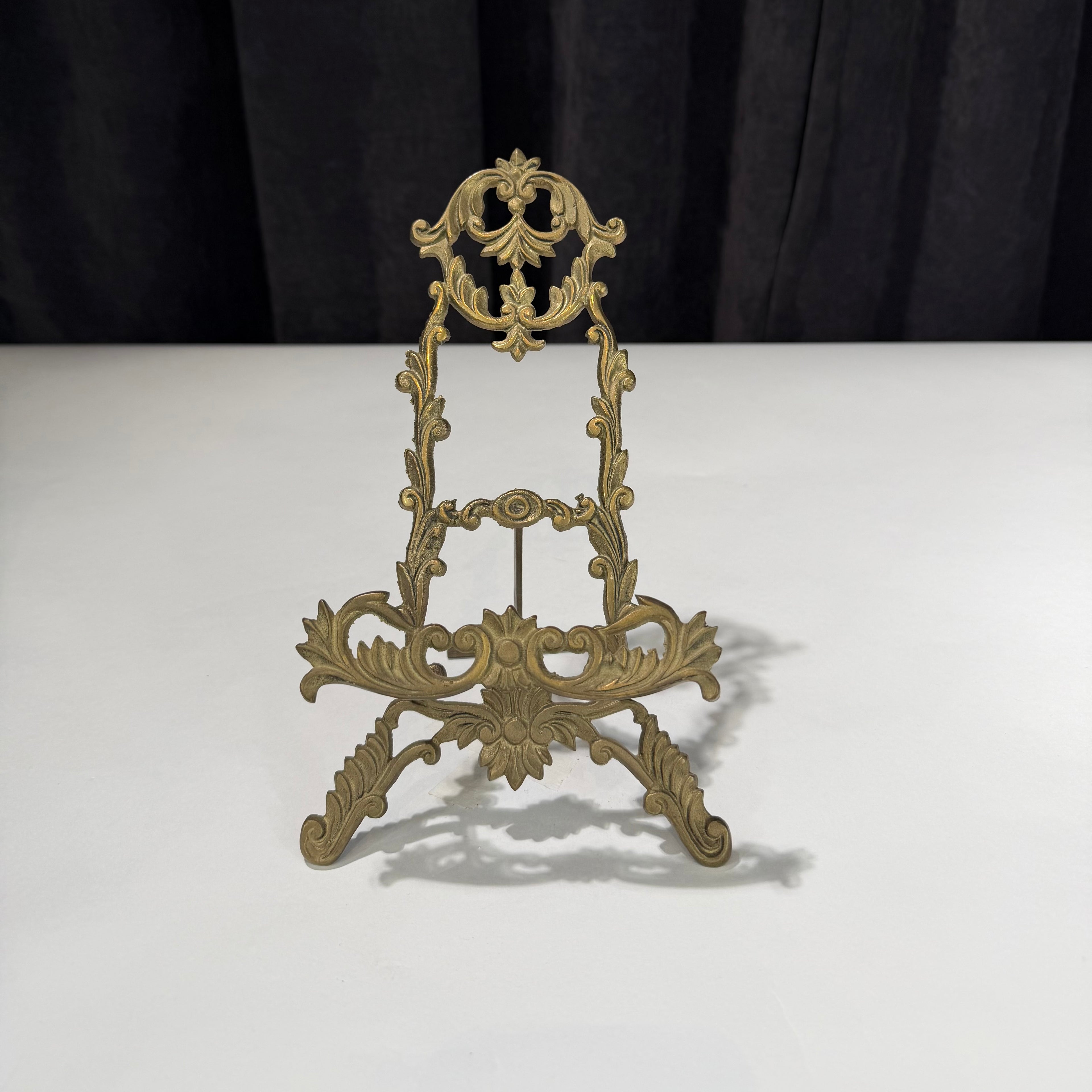 Vintage Brass Easel (Baroque Style)